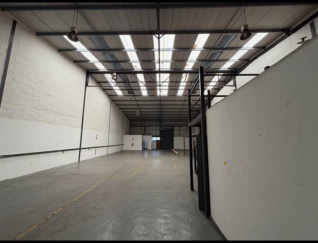 666M² WAREHOUSE TO LET IN HALFWAY HOUSE
